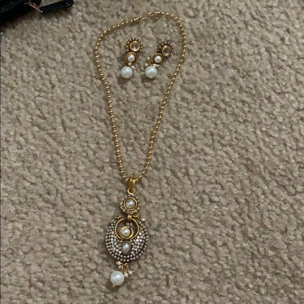 Pearl and Gold Jewelry Set